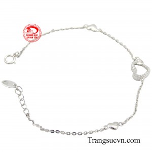 Chiếc lắc tay kiều diễm giúp phái đẹp tự tin hoàn thiện phong cách thời trang, đồng thời là điểm nhấn sáng chói giúp bạn trở nên nổi bật và tỏa sáng rực rỡ.