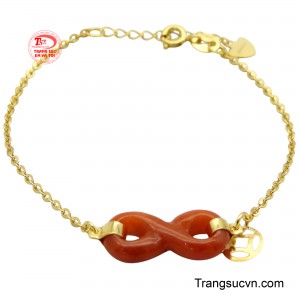 Lắc tay như ý nguyện với kiểu dáng chữ o mềm mại, uyển chuyển tượng trưng cho sự tròn đầy viên mãn.
