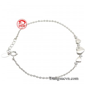 Với món trang sức này chị em có thể thỏa sức hoàn thiện bản thân, giúp vẻ ngoài rạng rỡ.