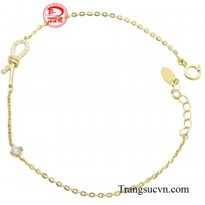 Thiết kế trẻ trung, phù hợp với cả các cô gái trẻ và những quý cô thanh lịch thì đây chắc hẳn là món quà ý nghĩa để dành tặng cho bản thân hay những người mà họ yêu thương vào các dịp đặc biệt.