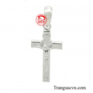 Mặt dây chuyền bạc thánh giá không chỉ đơn thuần là một món trang sức, mà còn là một biểu tượng sâu sắc về đức tin, tình yêu và hy vọng.
