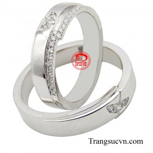 Là món quà kết tinh cho một tình yêu đep, bền chặt của các cặp đôi trong ngày trọng đại của mình.