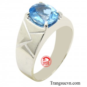 Chiếc nhẫn này có thể giúp các anh phối hợp với những bộ trang phục khác nhau từ đơn giản đến phức tạp.