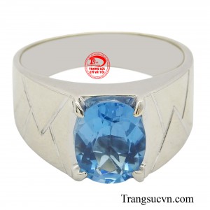 Viên đá chủ Topaz với sắc xanh dương mang lại sự may mắn, thịnh vượng và thành công.