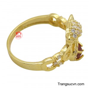 Đeo chiếc nhẫn này, bạn không chỉ sở hữu một món trang sức đẹp mà còn mang theo bên mình những năng lượng tích cực, giúp bạn tự tin, quyến rũ và thành công hơn.