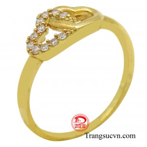 Hình ảnh hai trái tim lồng vào nhau tượng trưng cho một tình yêu mãnh liệt, trọn vẹn và bền vững, như hai tâm hồn hòa quyện làm một.