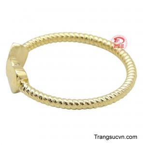 Hãy đến với Trang Sức Em và Tôi để lựa chọn cho mình những mẫu nhẫn hợp gu thẩm mỹ của mình các bạn nhé!