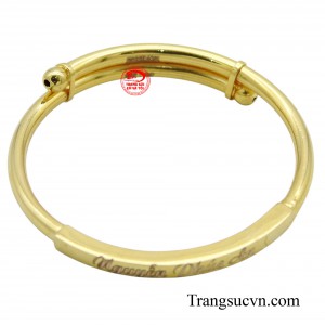Vòng tay bé yêu vàng 10K là một món trang sức mà còn là kỷ vật vô giá, gắn liền với những kỷ niệm đẹp đẽ của bé.