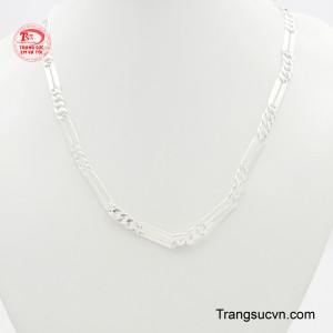 Bạc sáng bóng, vẻ ngoài lịch lãm, điểm nhấn hoàn hảo cho phong cách nam tính.