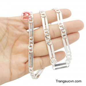 Biểu tượng của phong cách và cá tính, khẳng định đẳng cấp phái mạnh.