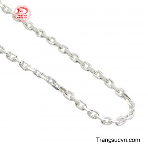 Chiếc dây chuyền không chỉ là một phụ kiện thời trang mà còn là một biểu tượng của vẻ đẹp, sự tự tin và may mắn.