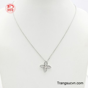 Dây chuyền vàng trắng 10K tinh tế, vẻ đẹp thanh lịch, hiện đại.