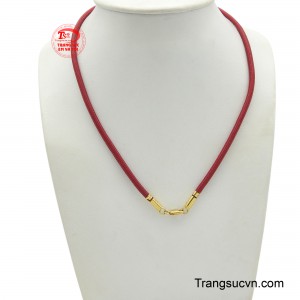 Dây dù nam bọc vàng sang trọng với màu sắc bắt mắt và có độ bền cao.