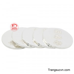 Món quà này không chỉ mang giá trị vật chất mà còn chứa đựng lời chúc phúc tốt đẹp nhất.