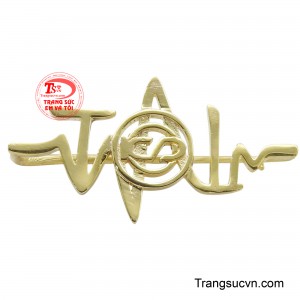 Ghim cài áo vàng 14K  là một món trang sức nhỏ gọn nhưng đầy tinh tế, mang đến vẻ đẹp sang trọng và quý phái cho người phụ nữ.