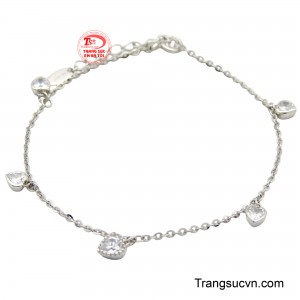 Lắc nữ vàng trắng 10k là một món đồ trang sức thanh lịch và tinh tế phù hợp với mọi phong cách thời trang.