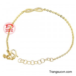 Biểu tượng vô cực vĩnh cửu, kết hợp cùng vẻ đẹp lấp lánh của vàng 10K.