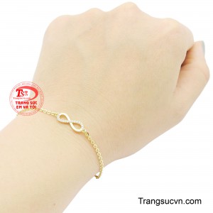 Món quà ý nghĩa, đại diện cho tình yêu và sự gắn kết bền chặt.