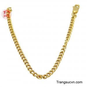 Đây là một món quà ý nghĩa, thể hiện tình yêu thương, sự quan tâm và sự chăm sóc của cha mẹ, người thân dành cho bé.