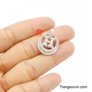 Đây là món quà ý nghĩa dành tặng cho người thân yêu, thể hiện sự quan tâm, mong muốn họ luôn được bình an và hạnh phúc.