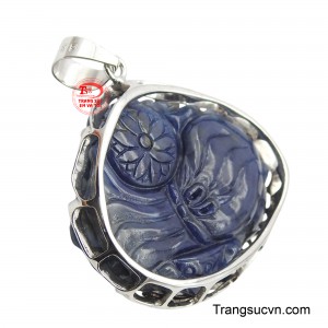 Đây là món trang sức độc đáo, mang đến cho người đeo sự may mắn, tài lộc, hạnh phúc viên mãn và sự bình an trong tâm hồn.