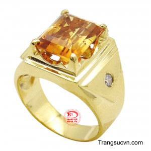 Thạch anh vàng, với màu vàng ấm áp, tượng trưng cho sự giàu có, thịnh vượng và thành công, mang đến may mắn trong kinh doanh và tài lộc cho người đeo.