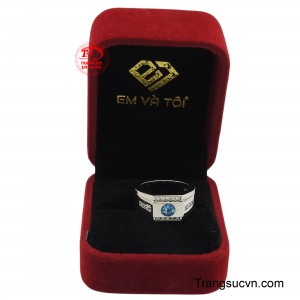 Đá topaz không chỉ mang vẻ đẹp lấp lánh, sang trọng mà còn được xem là biểu tượng của sự thành công, may mắn và trí tuệ.