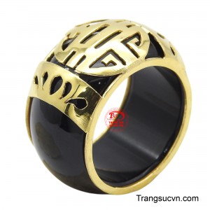 Nhẫn ngọc bọc vàng 10k với mong muốn đem đến điều may mắn cho người sử dụng. 