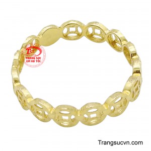 Nhẫn kim tiền, món trang sức ý nghĩa, gửi trao lời chúc phát tài, phát lộc đến người phụ nữ bạn yêu quý.