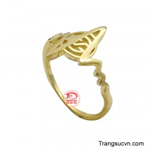 Nhẫn nữ vàng 10K phong cách đang ngày càng được ưa chuộng bởi vẻ đẹp tinh tế, nhẹ nhàng và hiện đại mà nó mang lại.