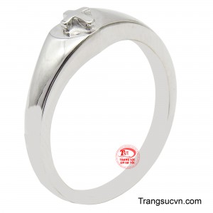 Chất liệu vàng trắng 10k mang đến màu sắc sáng bóng, độ bền cao, phù hợp với mọi phong cách thời trang.