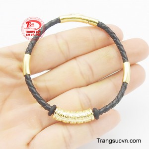 Kết hợp hài hòa giữa hiện đại và cổ điển, mang đến nét cá tính riêng.