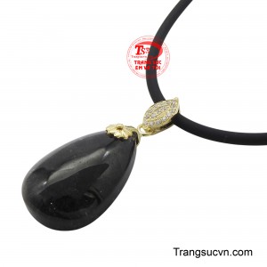 Sở hữu bộ dây thạch anh tóc đen đẹp chính là nắm giữ một vẻ đẹp tiềm ẩn và sức mạnh nội tại.