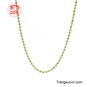 Nó không chỉ là một món trang sức mà còn là biểu tượng của gu thẩm mỹ tinh tế và đẳng cấp.