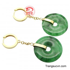 Sở hữu đôi hoa tai có cả hai yếu tố trên không chỉ mang lại vẻ đẹp thẩm mỹ mà nó còn có khả năng cân bằng năng lượng, xua tan căng thẳng và mang lại cảm giác thư thái cho người đeo.