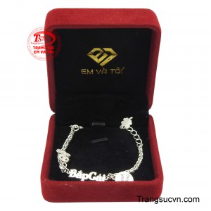 Sản phẩm được giao hàng toàn quốc.