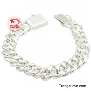 Lắc nam bạc lịch lãm không chỉ là trang sức, mà còn là tuyên ngôn về phong cách và cá tính.