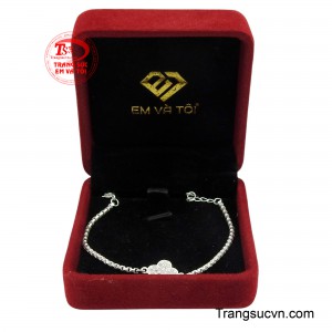 Sản phẩm được giao hàng toàn quốc.