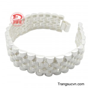 Với sự đa dạng về kiểu dáng, chất lượng bền bỉ và giá thành hợp lý.