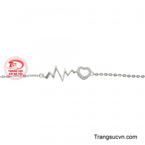 Trang sức vàng 10k, thiết kế tối giản mà vẫn đầy quyến rũ.
