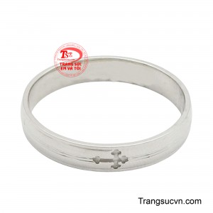 Thiết kế tinh xảo, đường nét dứt khoát tôn lên vẻ nam tính và lịch lãm của người đeo.