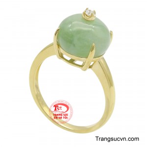 Nhẫn nữ vàng 14k quý phái là sự kết hợp tinh tế giữa vẻ đẹp sang trọng của kim loại quý và sự thanh tao, quý phái của đá ngọc.