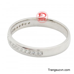 Hãy lựa chọn cho mình những chiếc nhẫn phù hợp để làm quà tặng ý nghĩa cho bản thân hay những người thân yêu vào các dịp đặc biệt.