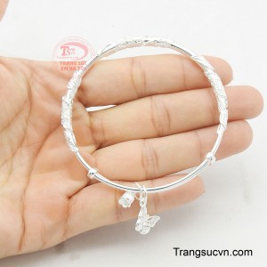 Hãy đến với Trang Sức Em Và Tôi để lựa chọn cho mình những mẫu vòng tay phù hợp cho phong cách riêng của mình.