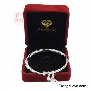 Sản phẩm được giao hàng toàn quốc.