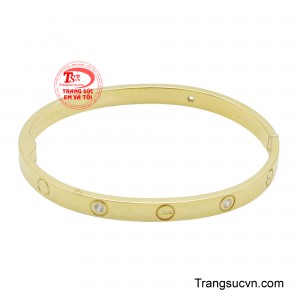 Hãy đến với Trang Sức Em Và Tôi để lựa chọn cho mình những chiếc vòng tay phù hợp với phong cách riêng của mình nhé!