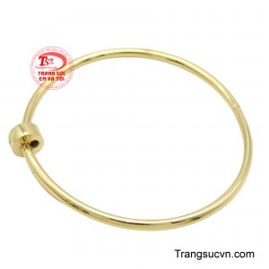 Thiết kế tối giản, không cầu kỳ giúp tôn lên vẻ đẹp tự nhiên của người phụ nữ.