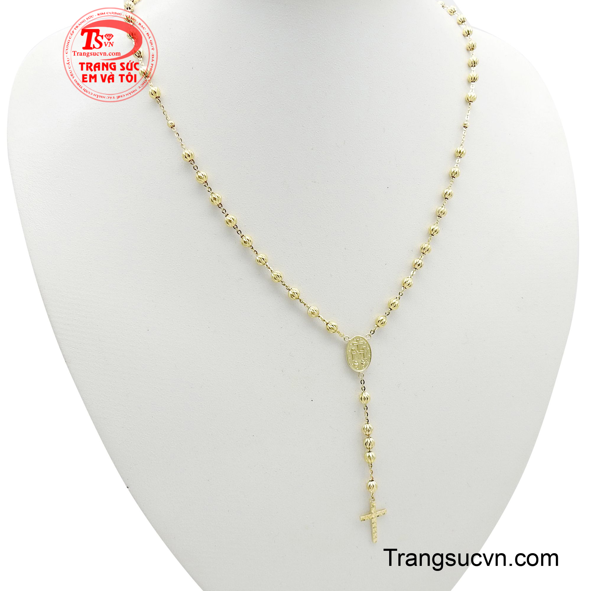 Hình ảnh Thánh Giá được chế tác tỉ mỉ, mà còn thể hiện sự trân trọng đặc biệt đối với vật phẩm thiêng liêng này.