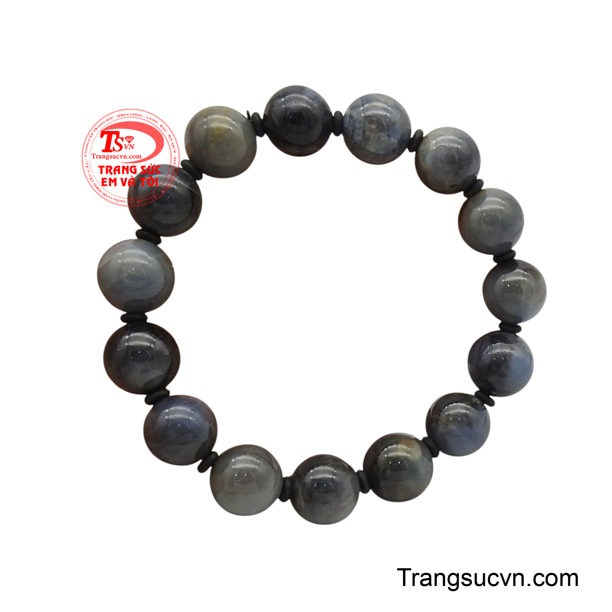 Đeo chuỗi tay sapphire tài lộc bên mình như mang theo lá bùa may mắn, giúp công việc thuận lợi, tiền bạc đủ đầy, cuộc sống ngày càng sung túc và thành công.