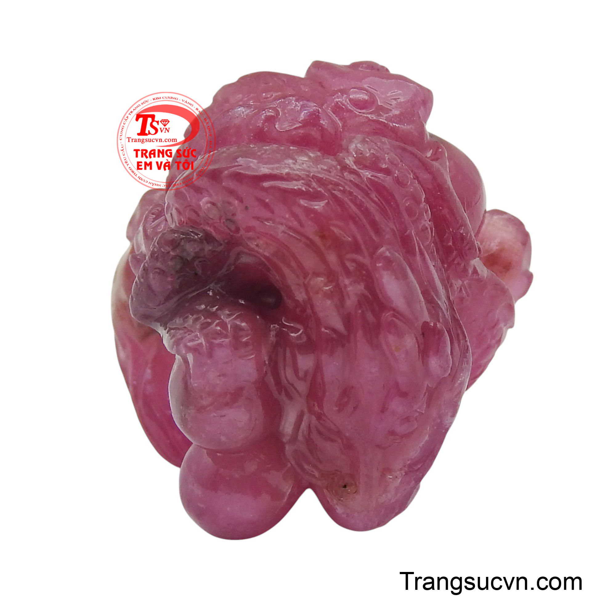 Rồng ngậm ngọc mang một đức tin cao lớn cho con người, là biểu tượng tài lộc, của cải dồi dào.